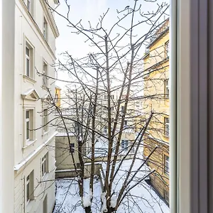  Apartment Cozy In The Heart Of